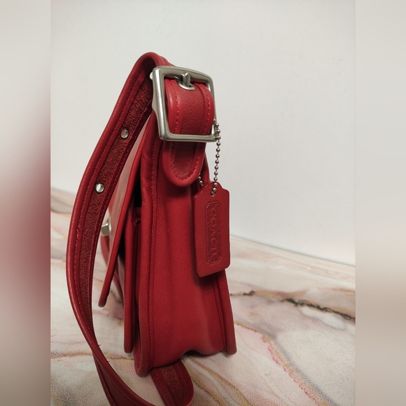 Vintage Coach Rambler's Legacy 9061 Red Nickel Hardware - Picture 5 of 16